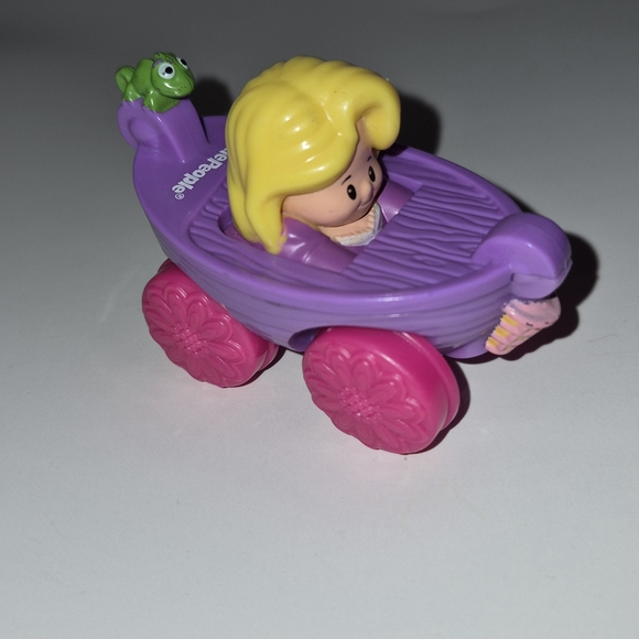 Fisher Price Little People Disney Wheelies Rapunzel Toy - Picture 3 of 6